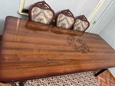 Срочно продается 10 стулья 1 стол