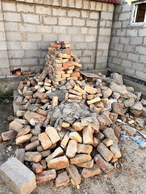 Шиккан кирпич, пол тахтай сатилады