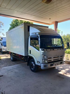 Isuzu 5 tonalik.