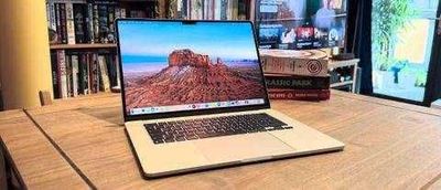 MacBook Air 13 M3 (8 GB RAM, 256 GB SSD)