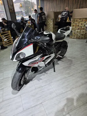 BMW s1000rr sotiladi
