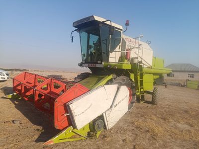 Claas dominator 130!