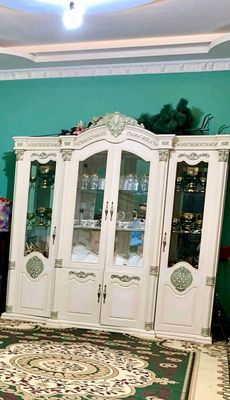 стенка сотилади 2 та сандиги билан