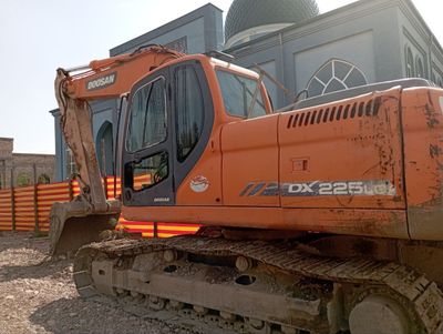 Продаётся экскаватор доссан 225