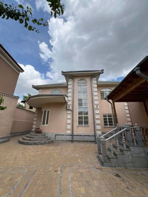 Дом участок 5,6 соток по улице Сайрам Мирзо Улугбекский рн