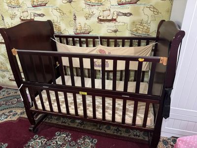 Детская кровать б\у до 0-5 лет . bolalar kravati b/u 0- 5 yoshgacha