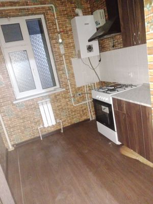 Navastroyka dom sotiladi 2 xona remont ortacha
