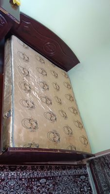 Spalniy divan sotiladigan