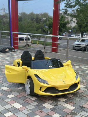 Ferari pulitli moshina