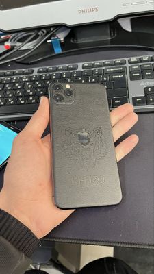 Iphone 11 pro max usleniy qoyilgan