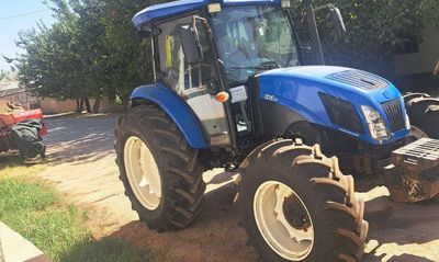 Трактор New Hjlland TD5, 110