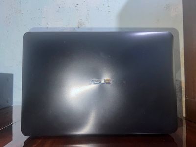Ноутбук Asus 2020 год в хорошем состоянии