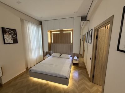 Oʻzimniki kunlik kvartira navastroyka 3 hona ayraport oldida 60$