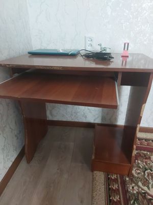 Компьютерный стол сатылады