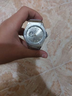 soat sotiladi 170$ dollar narxini kelishamiz