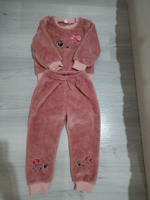 Костюм кошечка. На девочку 4-5 лет.