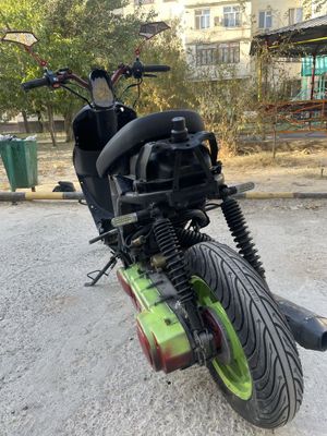 Скутер Продаю срочно
