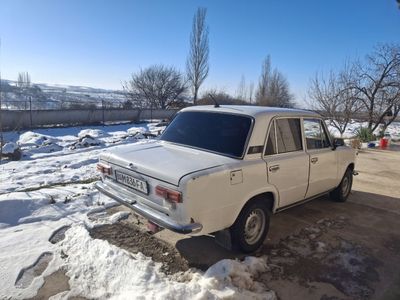 Lada 21011 sotiladi