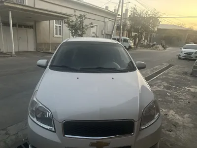 Некса 3 автомат сотилади