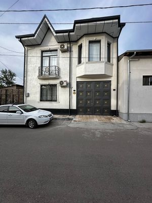 Продаётся дом, 7 комнат, 3 этажа, 5 соток,Мирзо-Улугбек,евроремонт США