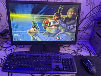 продаются компьютер и телевизоры