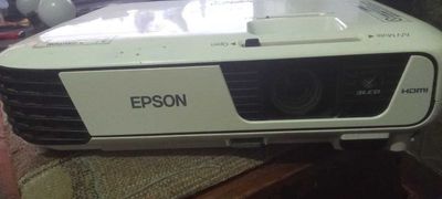 Продам видео Проектор Epson EB-S31 (Японский)