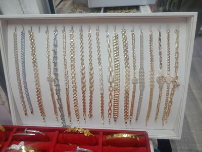Ayollar bilaguzugi. Bujiteriya