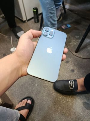 Iphone 12 pro max sotiladi