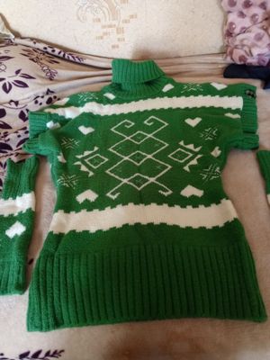 Продам свитер женский