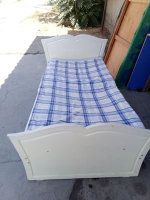 Срочно продам кровати