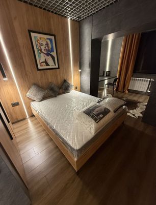 Ойбек метро 2-комн 650$