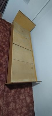 Kravat sotiladi. Kattalar uchun bir kishilik 2 ta. Donasi 200 ming.