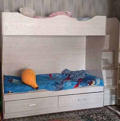двухъярусная кровать