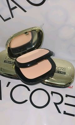 LA'CORE pudra