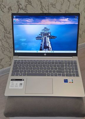 Hp laptop 15 15.6 FHD TN CORE i7-1355U 12GB/256SSD nvme iris Graphics