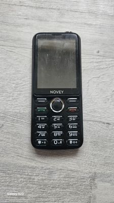 Novey knopkali telefon