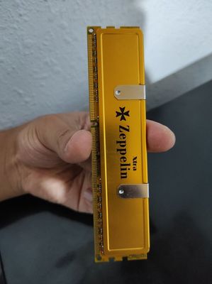 XTRA Ram xotira DDR3 1333 Srochna sotiladi