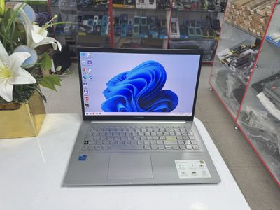 asus vivobook oled ekranlik i5-11 16/256 ssd holatlari yaxshi IT uchun