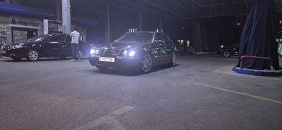 Mercedes-Benz E-Class W210