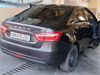 Lada Vesta srochna sotiladi