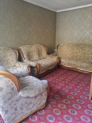 divan kreslo sotiladi 1.800.000 som