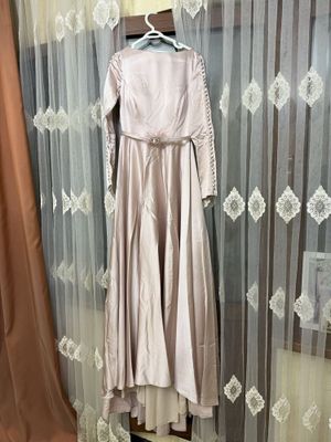Скромное платье из хорошего материала