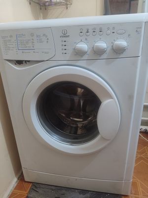 Продается стиральная машина indesit