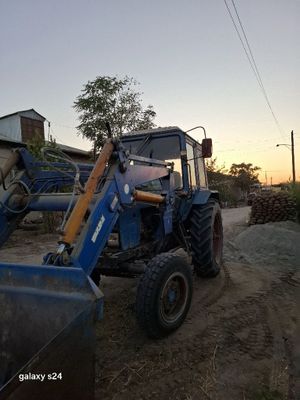 traktr pogruzchik sotiladi hamma joyi ishlab turbdi olib miniladigan