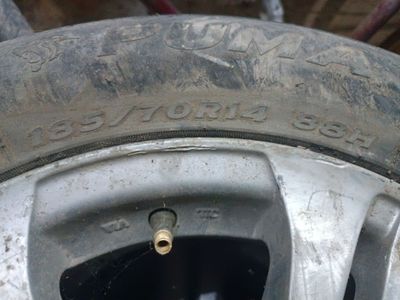 Saka diskalar komplekt 185/70R14