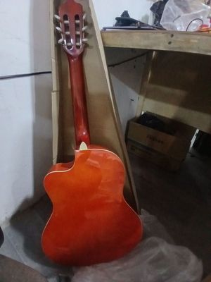 Gitara classic yangi