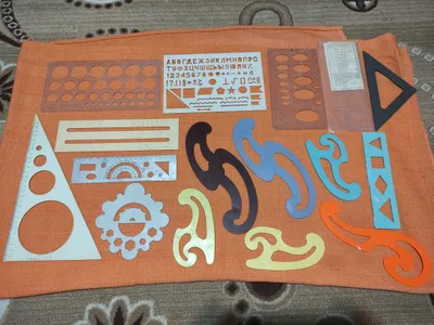 Линейки геометрические разные