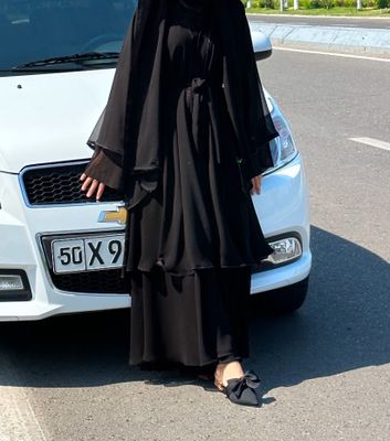 Abaya dubay 1 marta kiyilgan