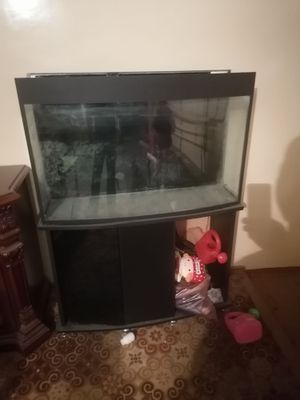 Akvarium sotiladi srochna