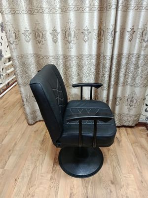 Продаётся кресло для парихмахиров